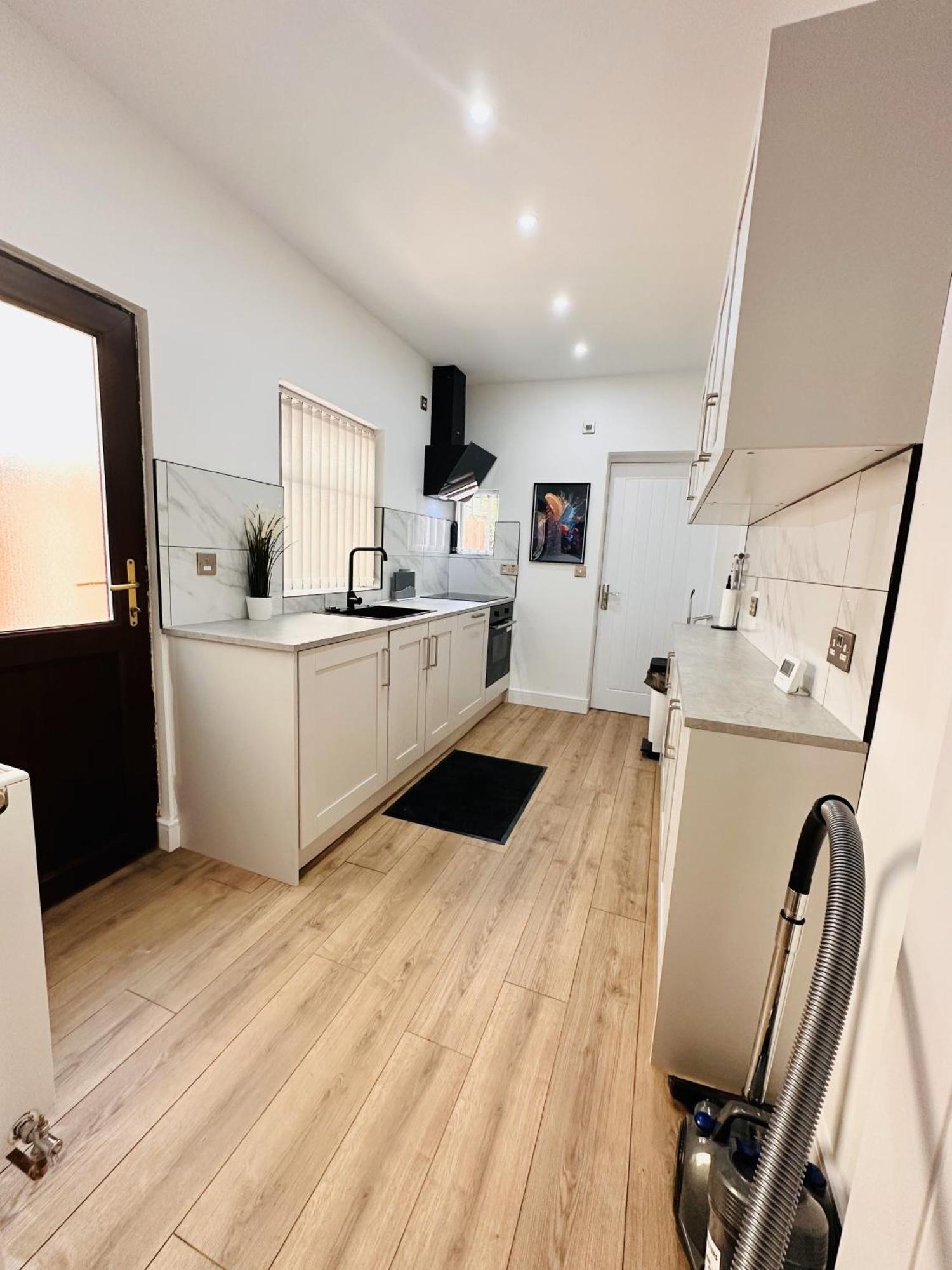 R4 Luxury Studio En-Suite Room In Harborne Lane By Queen Elizabeth Hospital Birmingham Bagian luar foto