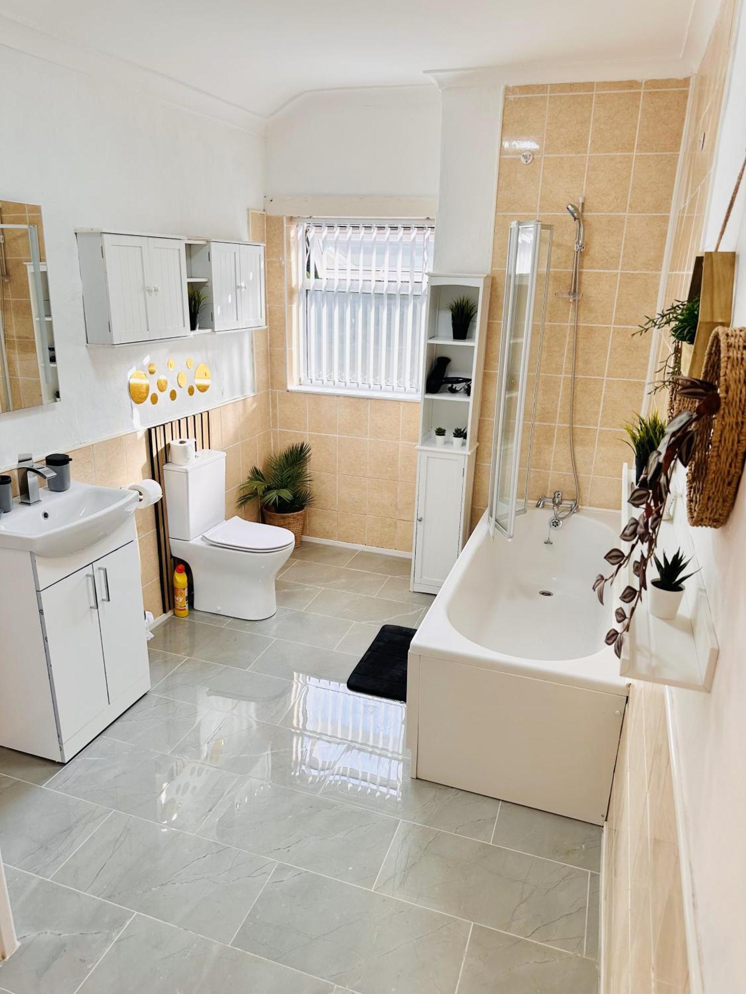 R4 Luxury Studio En-Suite Room In Harborne Lane By Queen Elizabeth Hospital Birmingham Bagian luar foto
